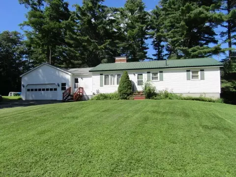 351 Maple St, Farmingdale, ME 04344