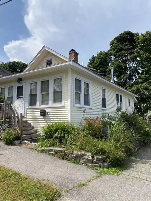 63 Poplar St, Bangor, ME 04401