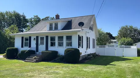 66 Fairfax St, Bangor, ME 04401