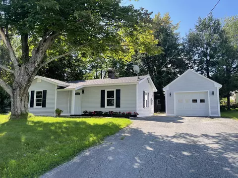 6 George St, Augusta, ME 04330