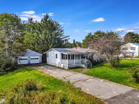 9 Kingman Rd, Fairfield, ME 04937