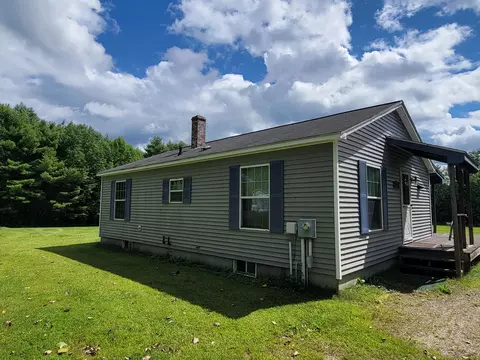 17 Alvarado Dr, Bridgton, ME 04009