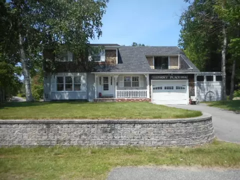 4 Heritage St, Millinocket, ME 04462 photo 1