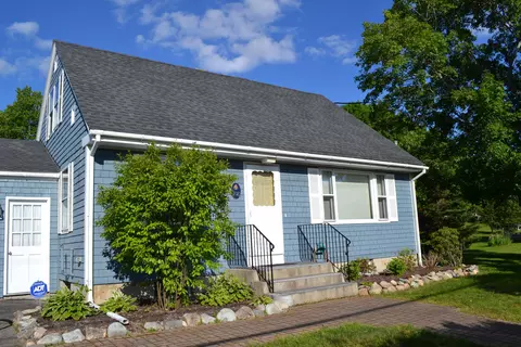 108 Newman St, Winter Harbor, ME 04693