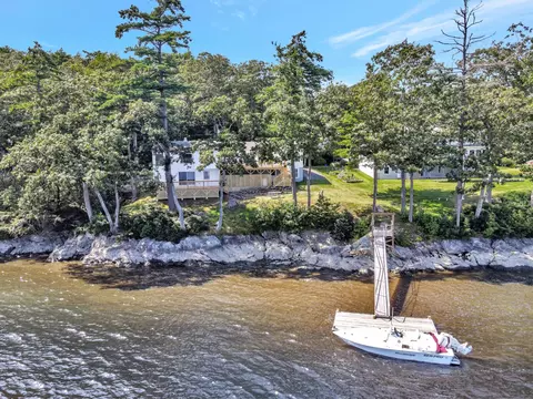 1537 Washington St, Bath, ME 04530