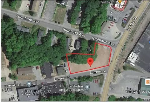 1 Summer St, Gardiner, ME 04345