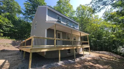 5 Waldron Dr, Limerick, ME 04048