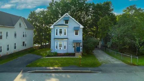 26 College St, Lewiston, ME 04240