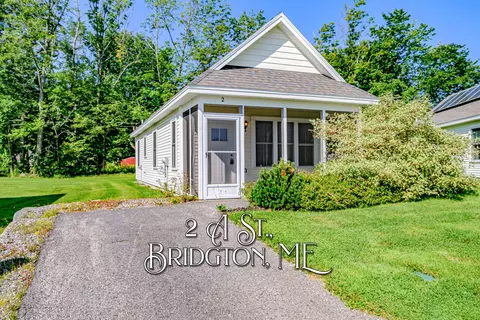 2 A St, Bridgton, ME 04009