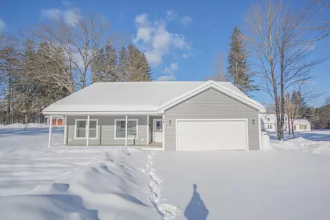 124 Stewart Ave, Farmington, ME 04938