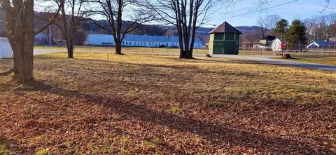 3 James St, Bingham, ME 04920