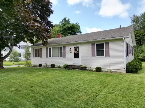 69 Parkway N, Brewer, ME 04412