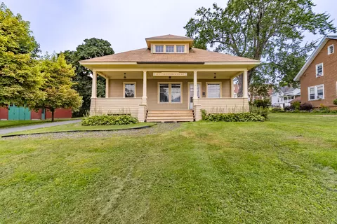 6 Greenwood St, Waterville, ME 04901