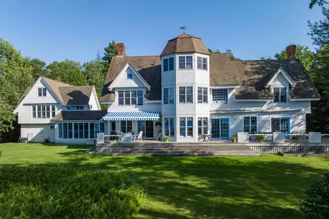 226 Reach Rd, Deer Isle, ME 04627