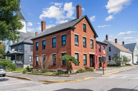27 Summer St, Biddeford, ME 04005