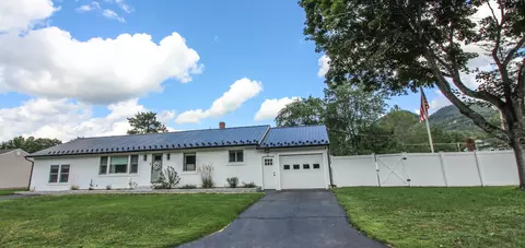 23 Bradley St, Dixfield, ME 04224