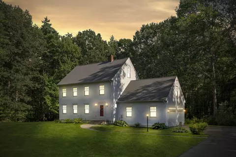 6 Winding Brook Dr, Kennebunk, ME 04043