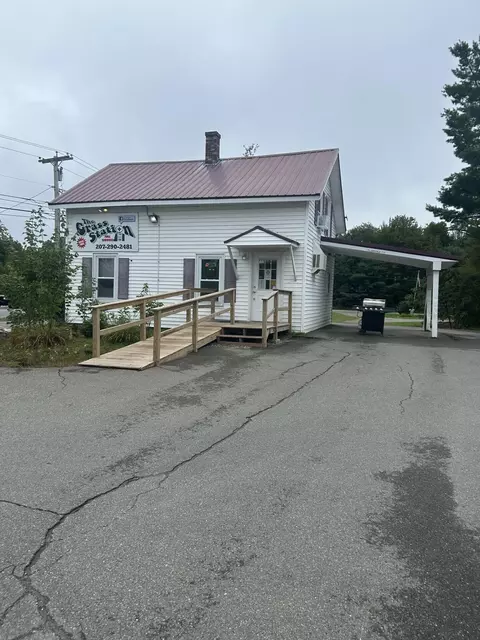 98 Bridge St, Enfield, ME 04493