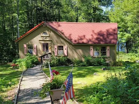 8 Perley Rd, Bristol, ME 04564