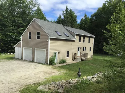 104 Valley Rd, Raymond, ME 04071