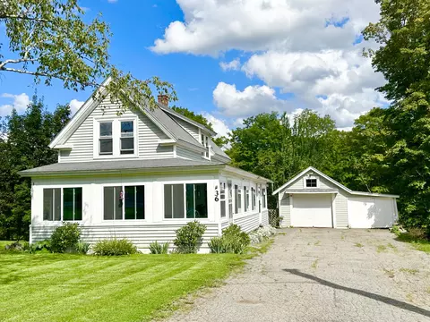 36 Main St, Bradley, ME 04411