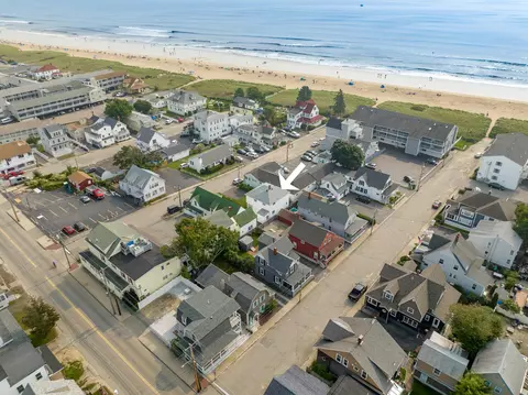 11 Bay Ave, Old Orchard Beach, ME 04064