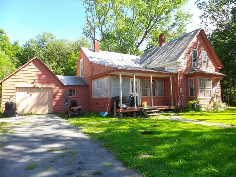 140 Old Point Ave, Madison, ME 04950
