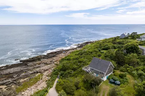 18 Ocean St, Harpswell, ME 04079