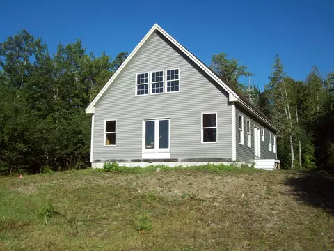 18 Trafton Ln, Lakeville, ME 04487