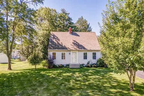 51 Crossing Brook Rd, Cumberland, ME 04021