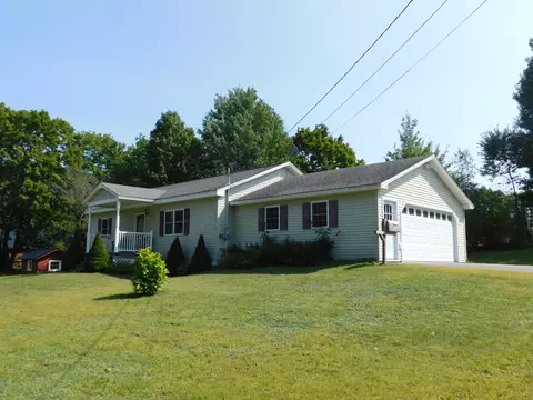 33 Green St, Skowhegan, ME 04976