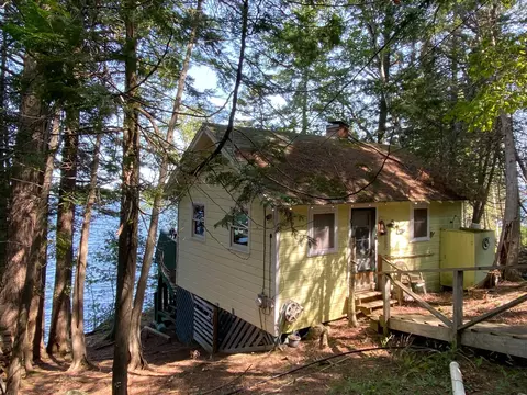 100 N Shore Rd, Harfords Point Twp, ME 04441