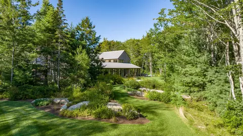 41 Binnacle Ln, Kennebunkport, ME 04046
