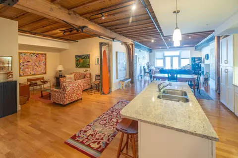 40 Washington St #208, Camden, ME 04843