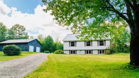 272 Knowlton Corner Rd, Farmington, ME 04938