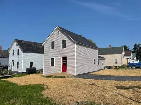 2 Wells St, Greenville, ME 04441