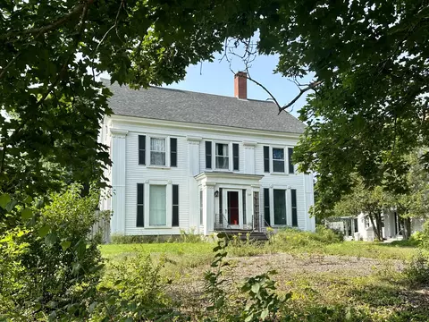 587 Main St, Calais, ME 04619