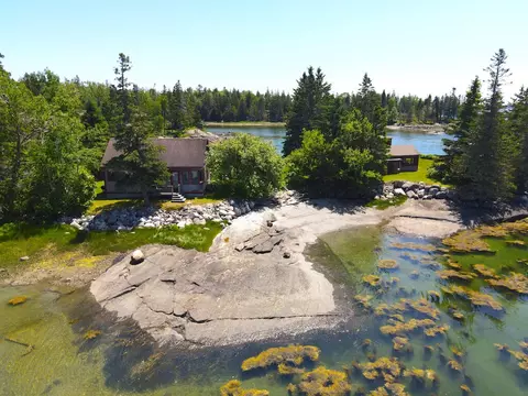 43 Bayberry Point Ln, Brooklin, ME 04616
