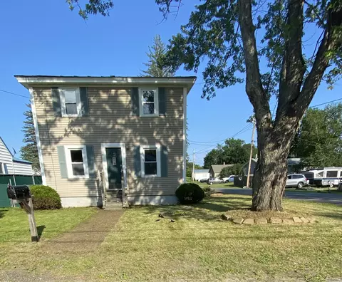 2 West St, Fairfield, ME 04937