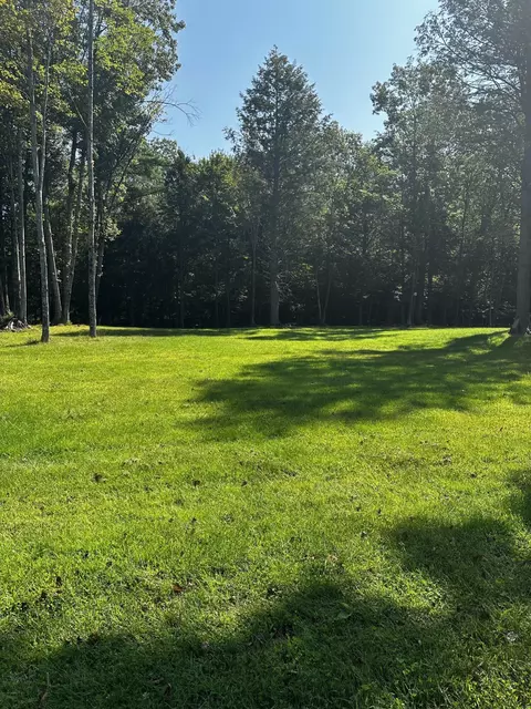 17 Caldwell Cir, Lewiston, ME 04240