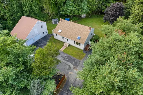 8 Spear Dr, Bowdoinham, ME 04008