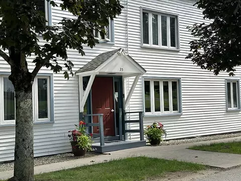35 Summer St #4, Wiscasset, ME 04578