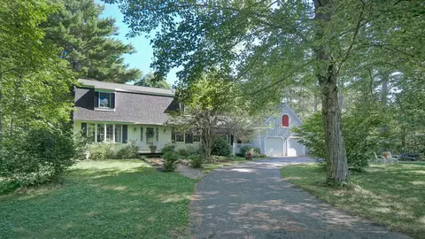 983 Cape Rd, Hollis, ME 04042