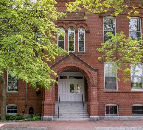22 Carroll St #5, Portland, ME 04102