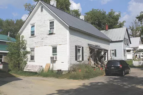12 Gilblair St, Skowhegan, ME 04976