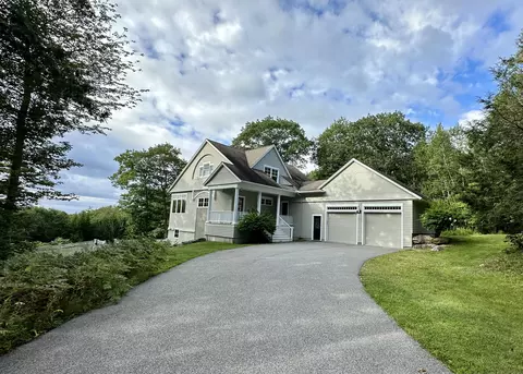 23 Lookout Dr, Freeport, ME 04032