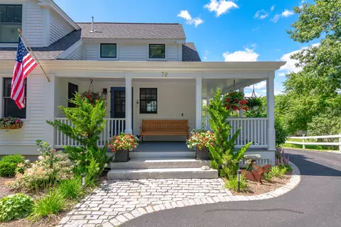 72 Foreside Rd, Falmouth, ME 04105
