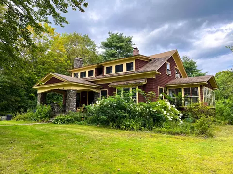 86 Forest Ave, Orono, ME 04473