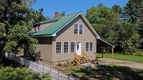 10 Morrill St, Buckfield, ME 04220