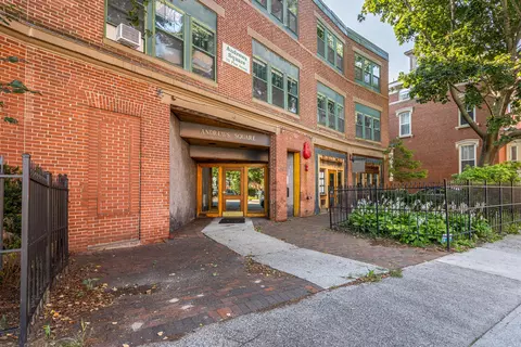 72 Pine St #6, Portland, ME 04102